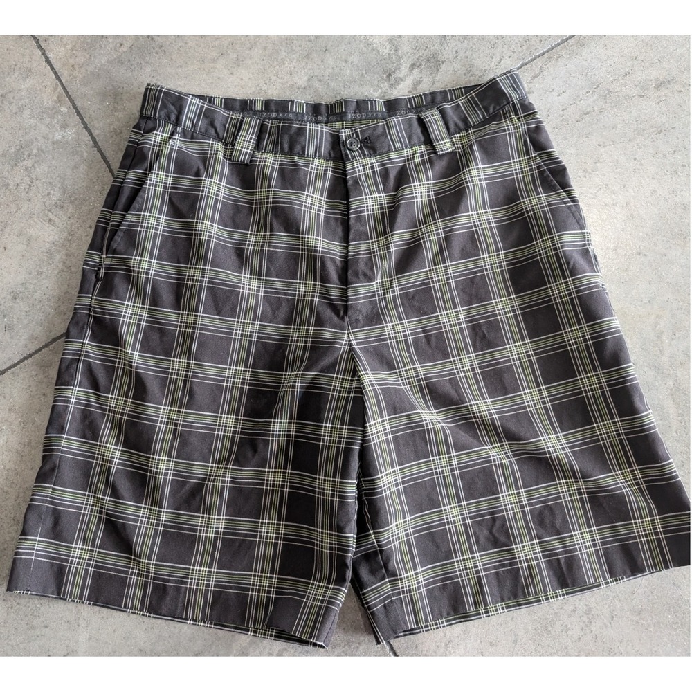Izod XPG Men's Shorts‎ Black With Cream And Red Stripes Flat Front Waist 33